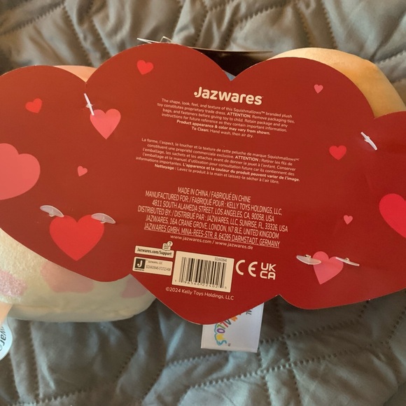 New Amelie and Deja 5” Squishmallows on a Valentine Card - Picture 4 of 4